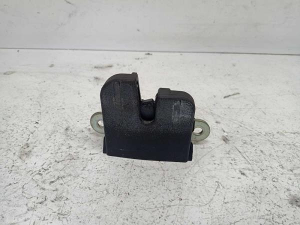 GACHE DE HAYON VW POLO 6R/ GOLF 5/ GOLF 6/ PASSAT VARIANT/ TOURAN - Vue 1